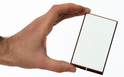 Un film transparent qui charge votre smartphone ou qui transforme son écran 2D en 3D ?