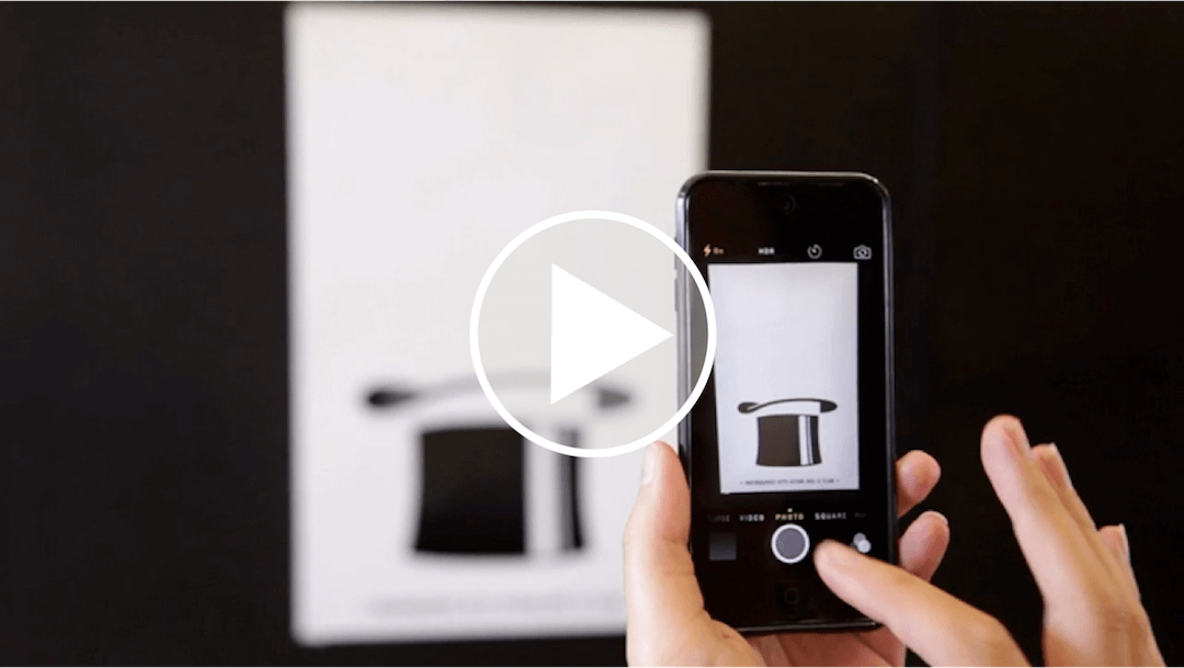 Découvrez l’affiche magique qui se révèle grâce au flash de votre smartphone !