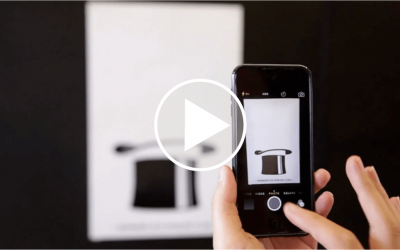 Découvrez l’affiche magique qui se révèle grâce au flash de votre smartphone !